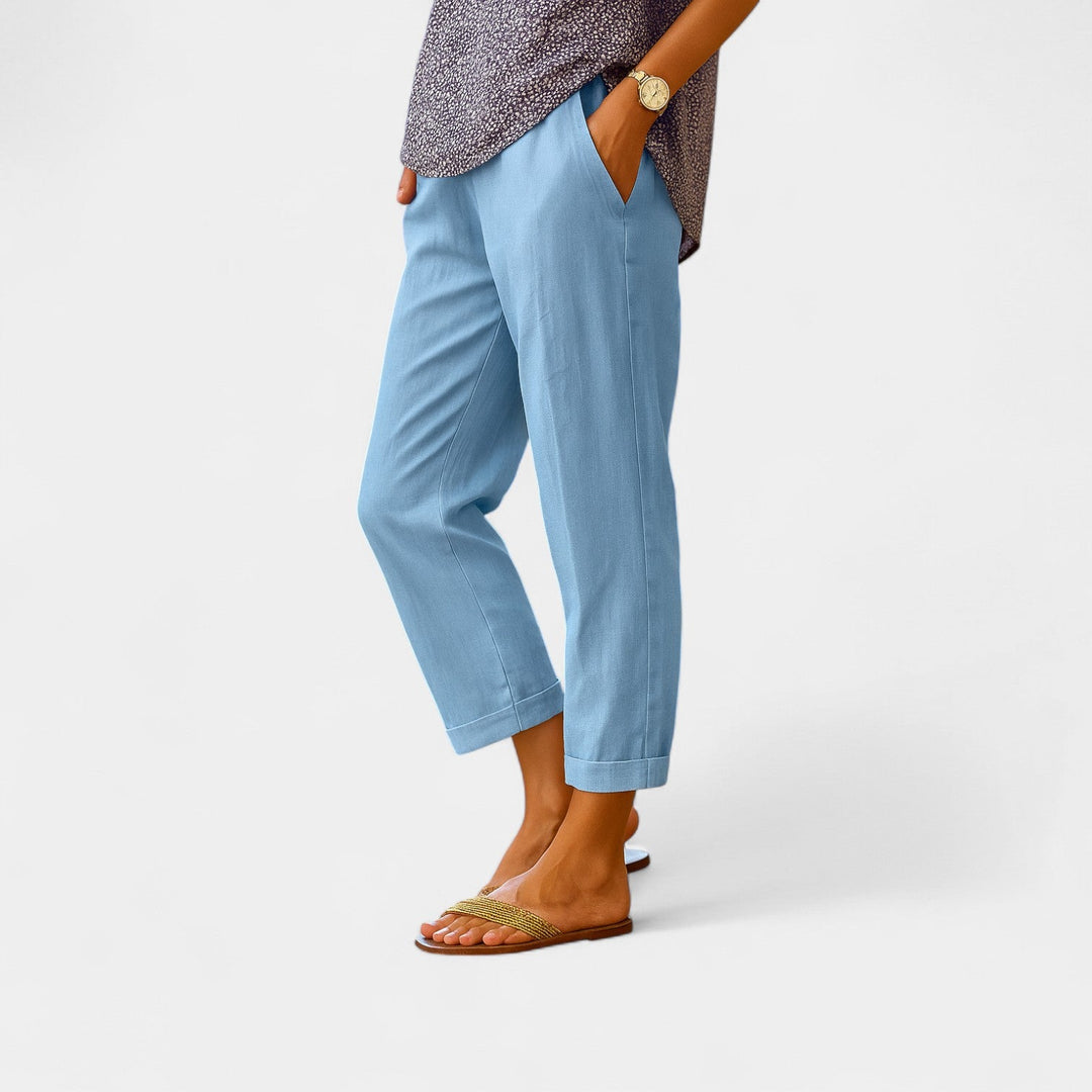 Komfortable Damen Karottenhose mit flexiblem elastischem Bund und lockerem Schnitt – modern und alltagstauglich.