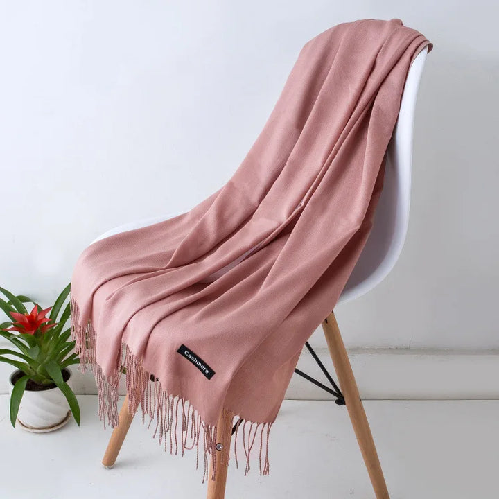 Edler Kaschmirschal für Frauen, perfekt als wärmendes Winter-Accessoire.