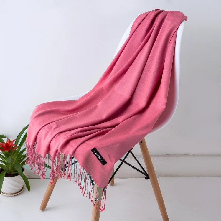 Vielseitiger Damenschal aus Kaschmir, ein Must-have für jede Garderobe.