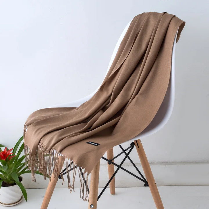 Modischer Herbstschal aus Kaschmir für Damen, gemütlich und chic.