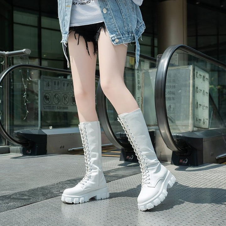 Modische Damen Kniehohe Plateau Stiefel mit breitem Absatz, ideal für Herbstlooks. Robuste Herbst-Kampfstiefel.