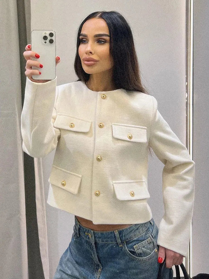 Elegante Damen Knopfjacke mit klassischen Knöpfen. Zeitloser Business- & Freizeit-Look.