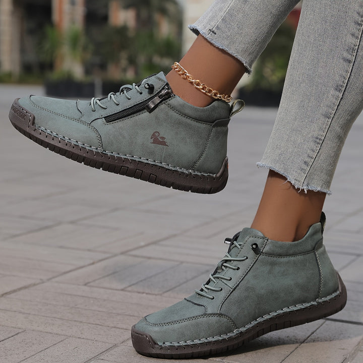 Moderne Damen Sneaker, breite Passform, orthopädische Unterstützung & atmungsaktives Design.