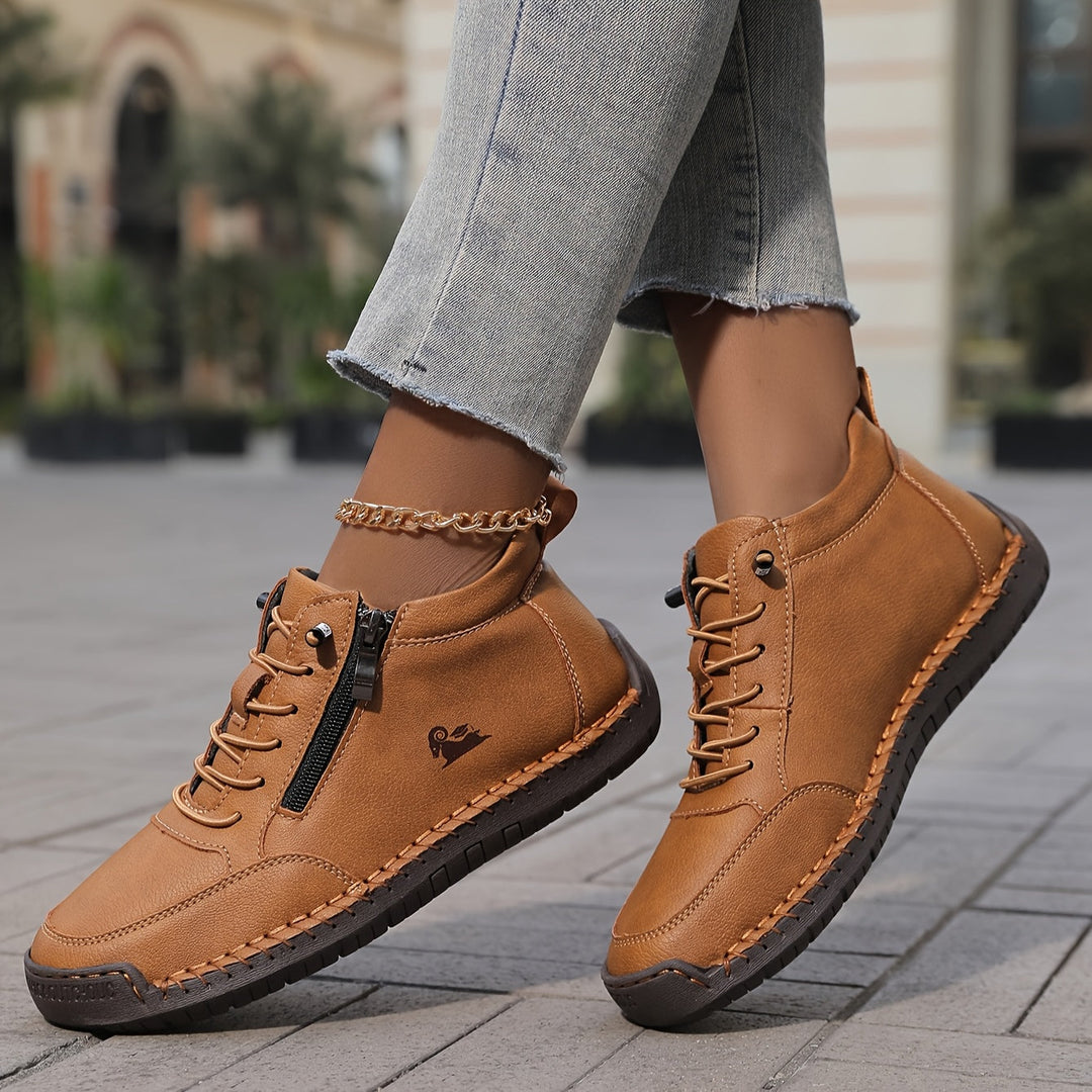 Rutschfeste Damen Wanderschuhe, atmungsaktiv & unterstützend, perfekt für aktive Frauen.