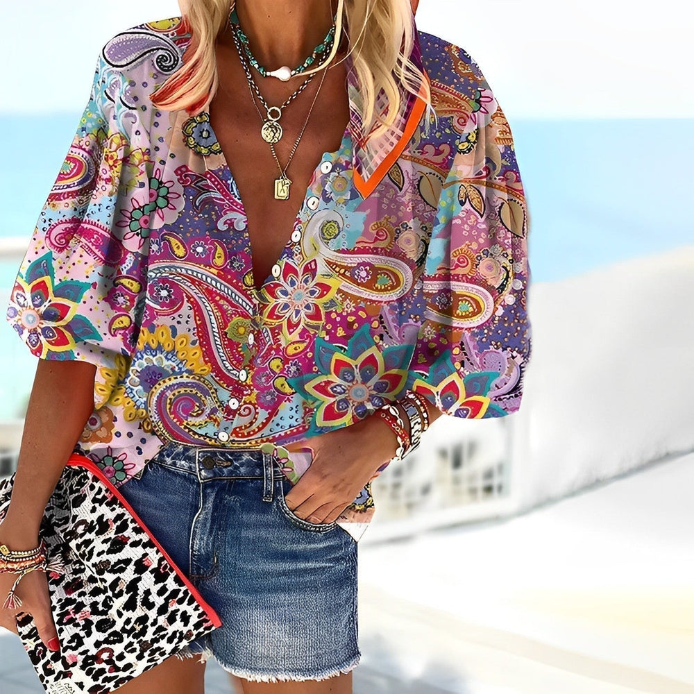 Bequemes Damen Oberteil im Boho-Chic mit elegantem Mandala-Design, ideal als Frühlings-Alltagskleidung.