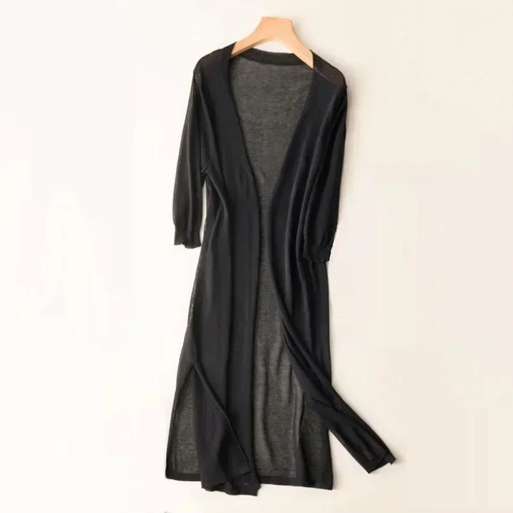 Bequeme Damen-Strickjacke. Weicher, langer Strick-Cardigan mit offenem Schnitt, ideal für Freizeit.