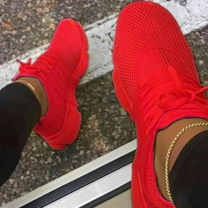 Bequeme Damen Slipper Sneakers, ultraleicht & atmungsaktiv, mit flexibler rutschfester Sohle. Perfekt zum Hineinschlüpfen.