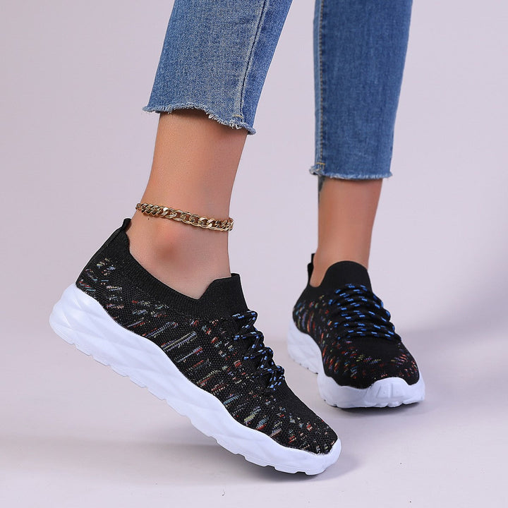 Leichte Damen Ballerinas mit Schnürung, ideal als Sommerschuhe oder bequeme Sneaker für den Herbst.