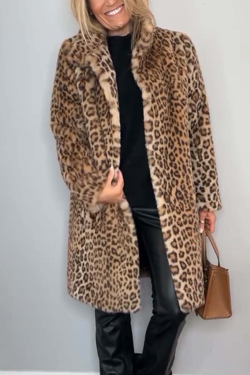 Damen Leopardenmantel mit taillierter Silhouette; luxuriöser Animal-Print für stilvollen Statement-Look.