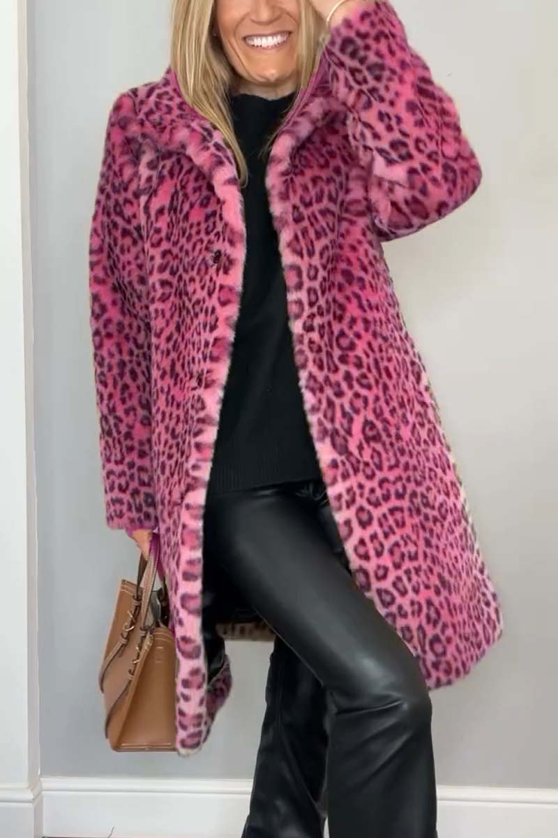 Trendiger Damen-Leopardenmantel mit perfekter taillierter Passform; luxuriöser, modischer Statement-Look.