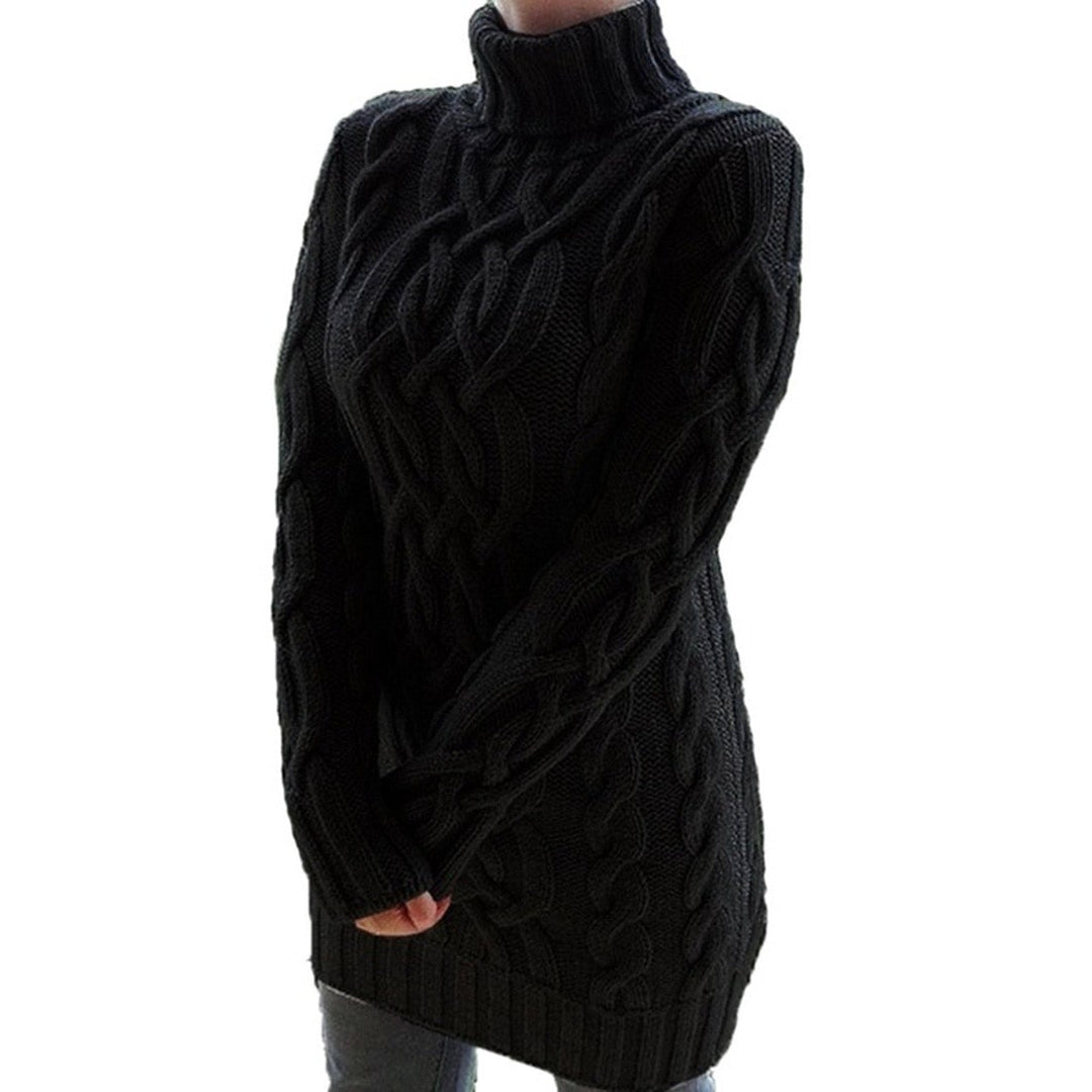 Kuscheliger Damen Zopfmuster-Pullover, lang geschnitten, mit warmem Rollkragen. Bequeme Freizeitmode.