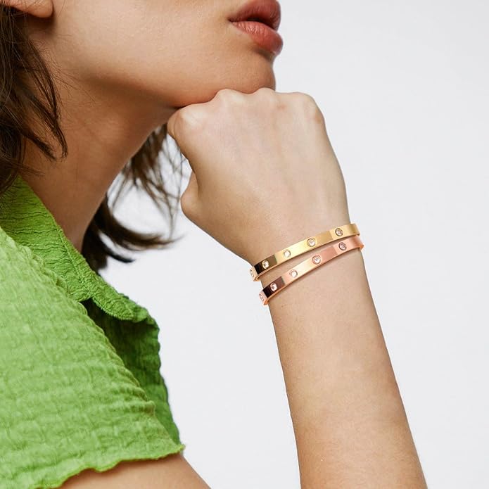 Silberfarbenes Luxus-Schmuckstück: Modernes & klassisches Damenarmband, edel, elegant und zeitlos.