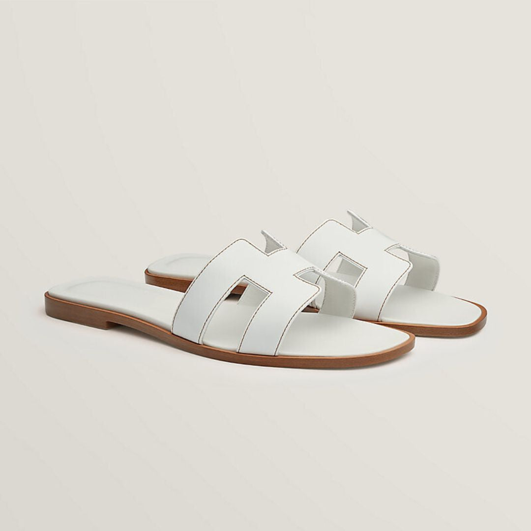 "Damen Luxussandalen, elegant mit ergonomischem Design, zeitlos stilvoll, ideal für besondere Anlässe, maximaler Komfort."