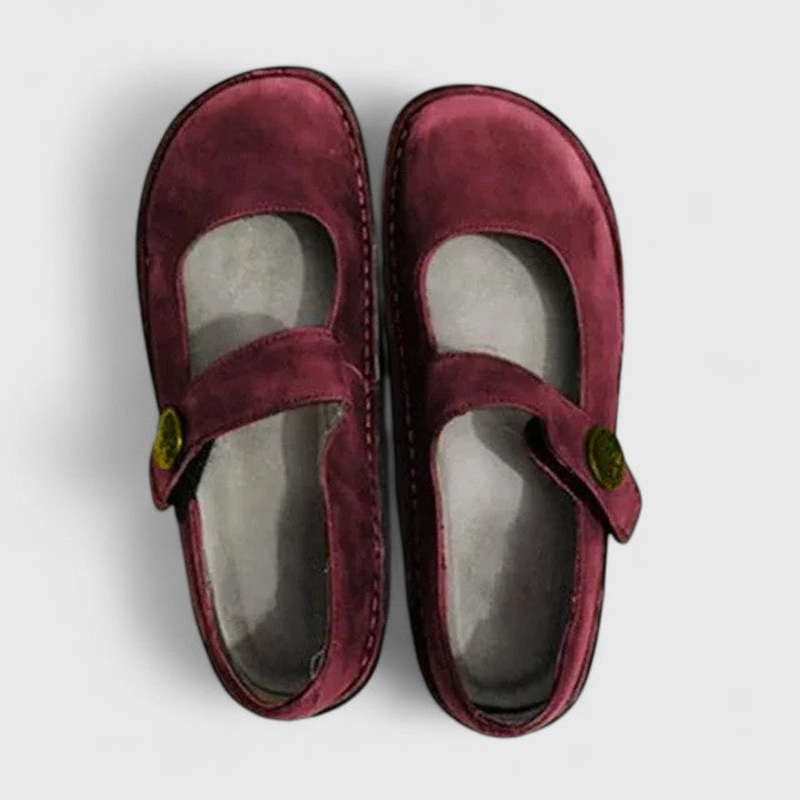 Hochwertige Mary-Jane Damenschuhe, bequem & stilvoll. Klassische Flachschuhe, ideal als elegante Alltagsschuhe.