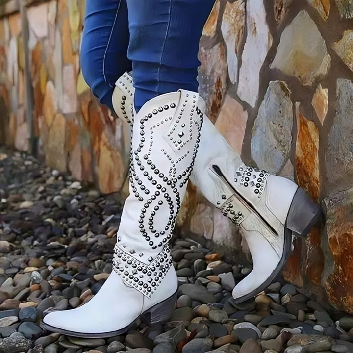 Schwarze Damen Nieten-Cowboystiefel für den Frühling. Modische Western-Damenschuhe mit robustem Design.