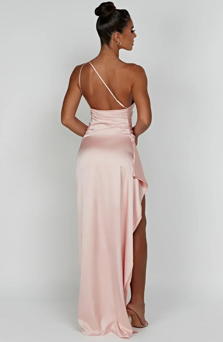 Damen-Partykleid, einseitig schulterfrei, mit langem Rock und stilvollem Beinschlitz.
