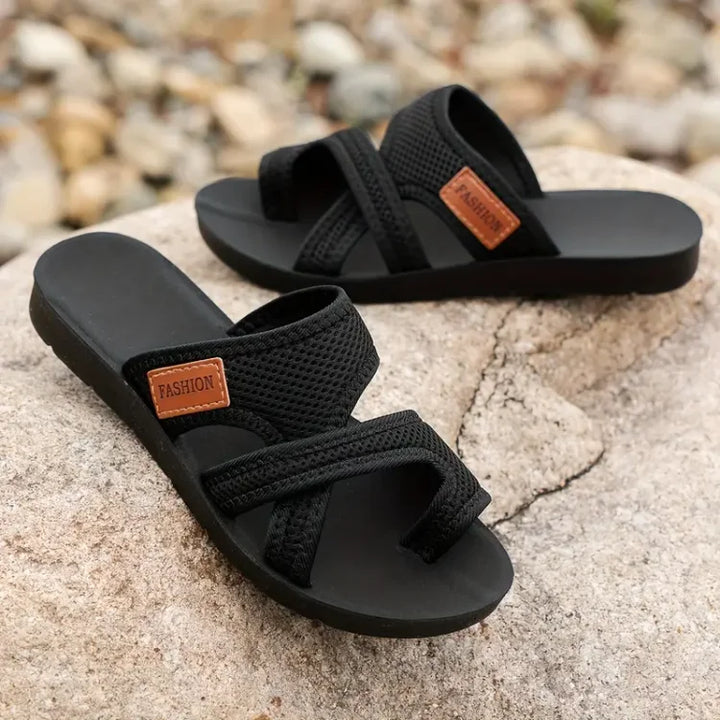 Hochwertige Damen Sandalen: orthopädisch, mit Kreuzriemen, perfekt für Komfort & Fußgesundheit.