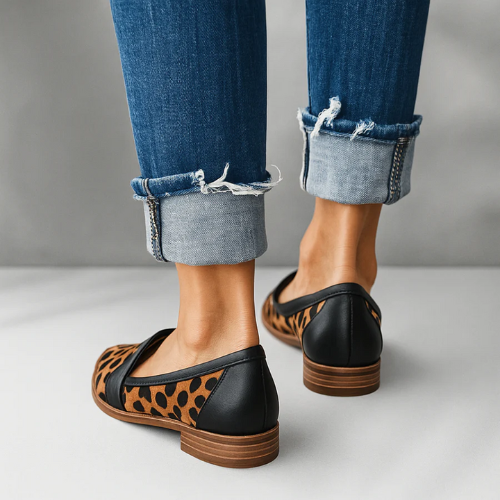 Detailansicht der orthopädischen Damen Mokassins: bequeme Slip-On Alltagsschuhe mit rutschfester Sohle.
