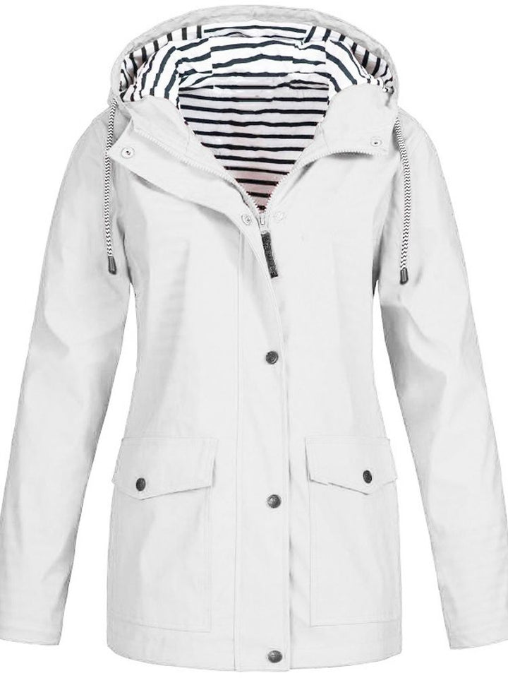 Stylische Damen Übergangsjacke für Frühling & Herbst, atmungsaktiv, wasserdicht und winddicht für aktive Frauen.