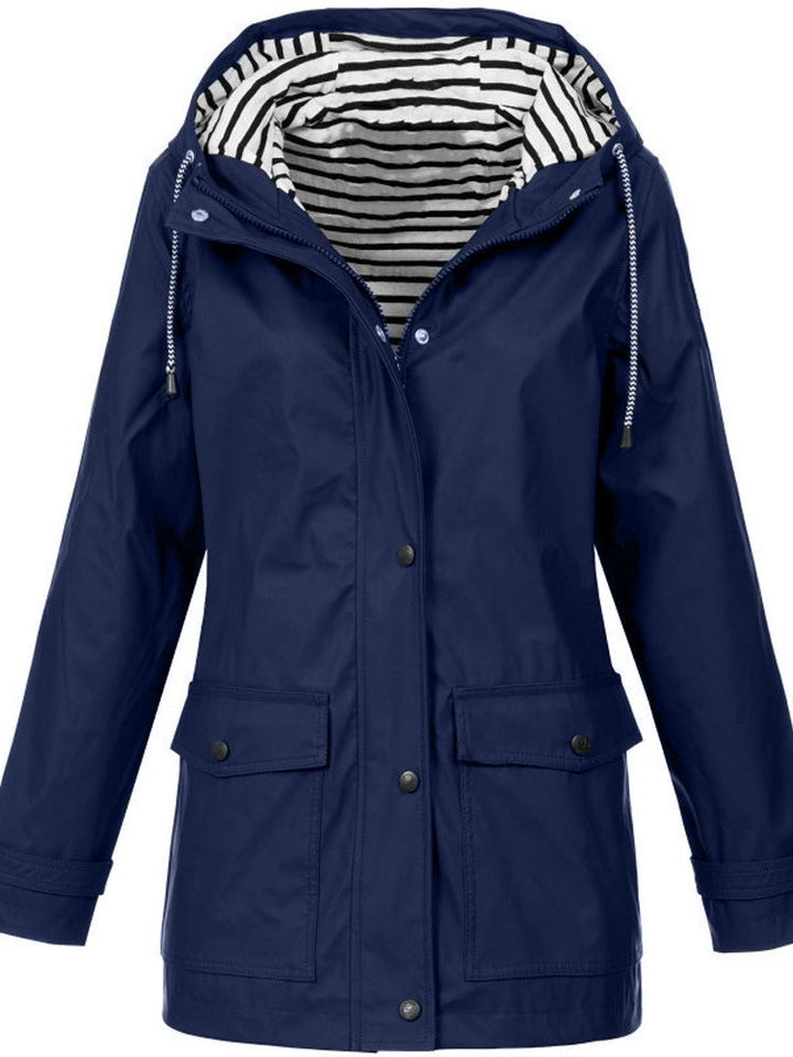 Kompakte, faltbare Damen Regenjacke, wasserdicht & winddicht, ideal zum Mitnehmen auf alle Outdoor-Touren.