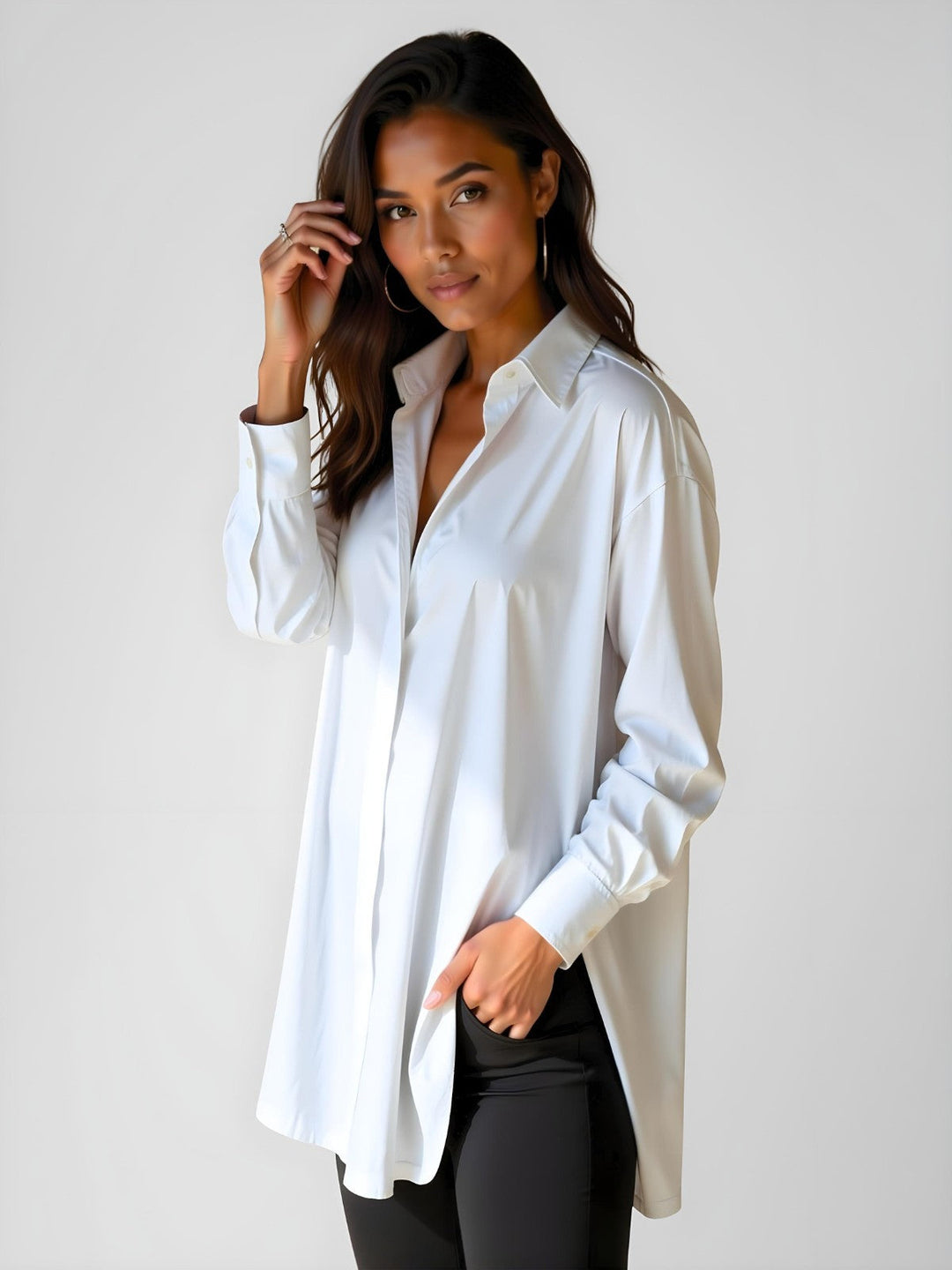 Damenkleid im Hemd-Stil, Oversize, mit stilvollem Reverskragen. Perfekt für viele Anlässe.