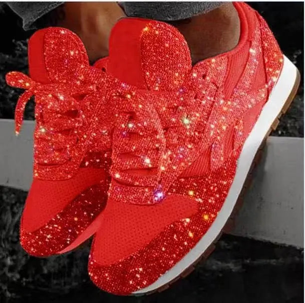 Leuchtende Damen Pailletten Schuhe. Trendige Glitzer-Sneakers, elegant und bequem für den urbanen Alltag.