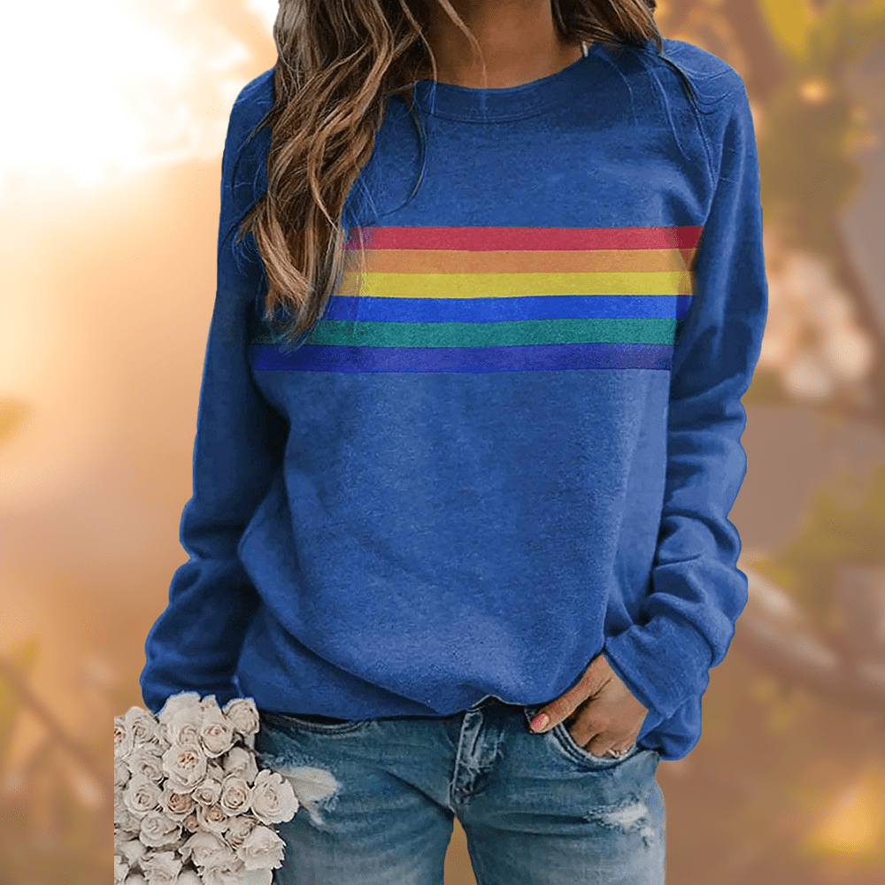 Farbenfroher Damen Loungewear Pullover mit Regenbogenstreifen; perfekt für kühle Wintertage.
