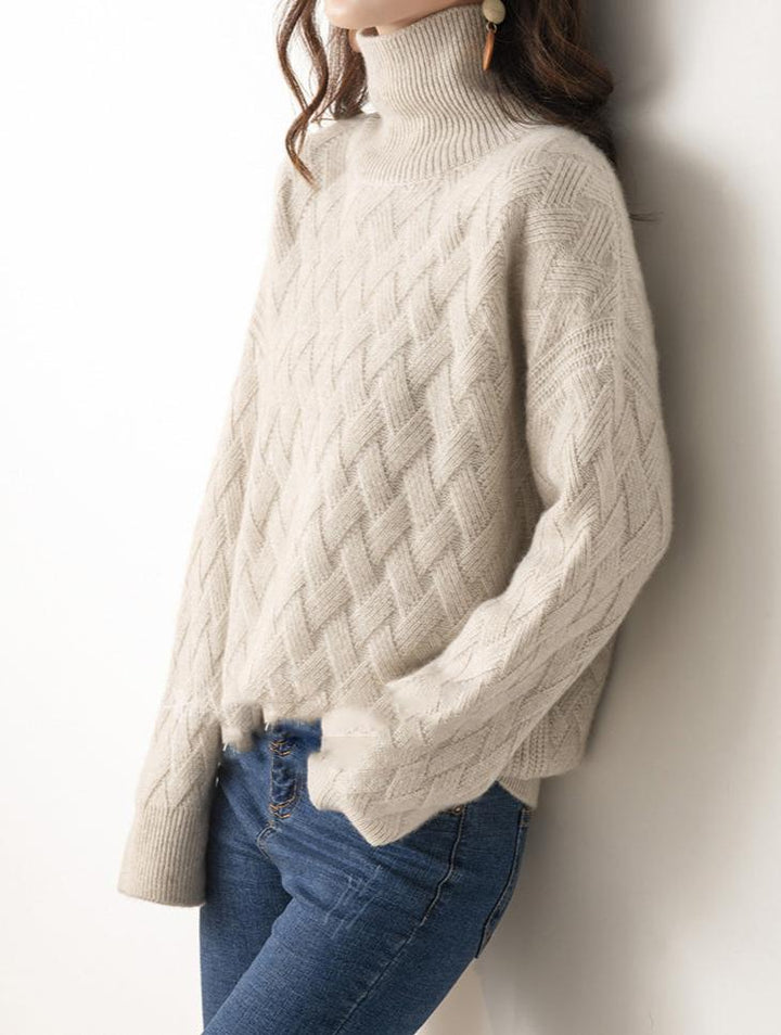 Moderner Frühlingspullover für Damen mit Rollkragen, Feinstrick. Ideal als Layering Top für elegante Outfits.