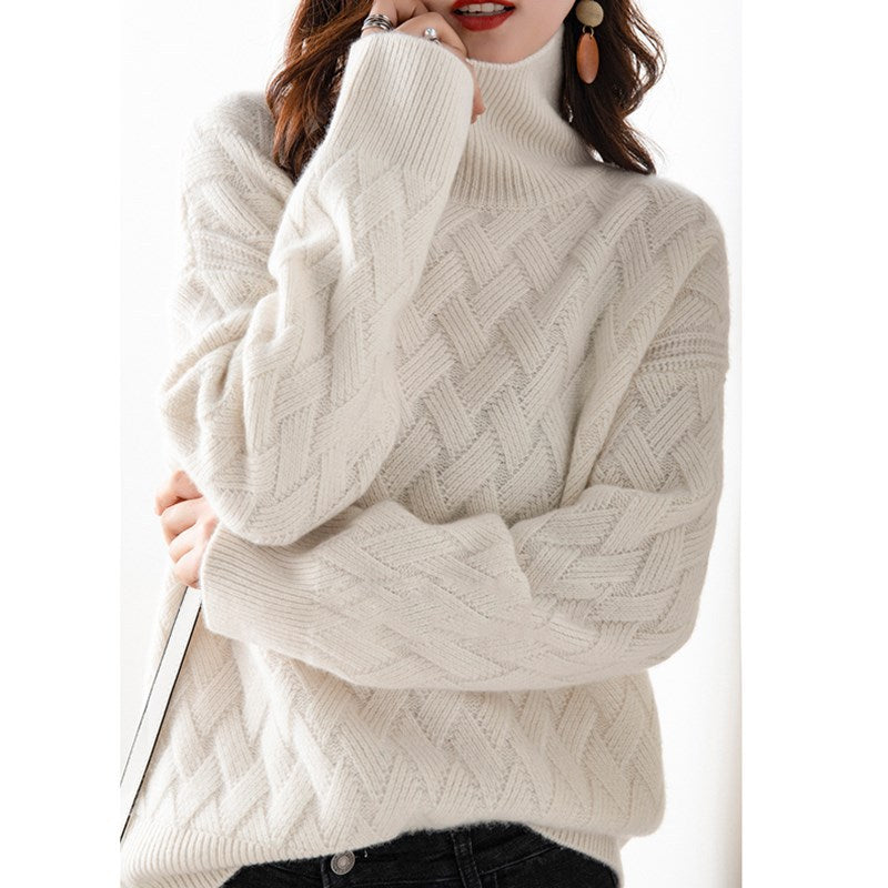 Gemütlicher Damen Langarmpullover mit Rollkragen aus weichem Strick. Perfekt für Komfort und Stil in der Übergangszeit.