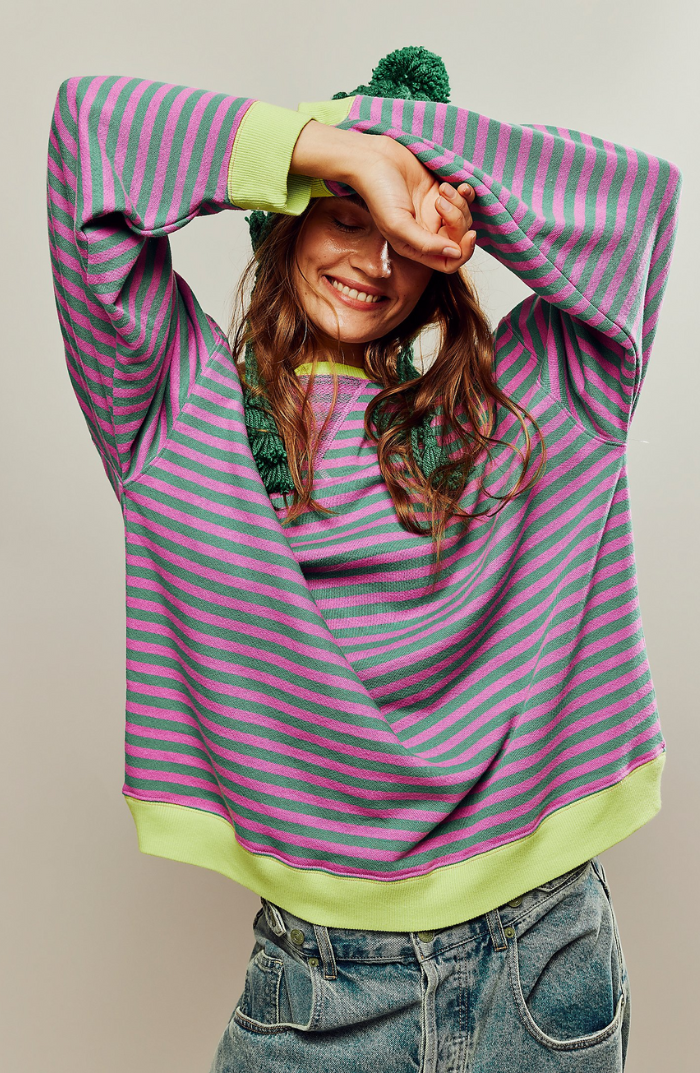 Damen Rundhals-Pullover gestreift, ideal für stilvolle Frühlingslooks und Freizeitkleidung.