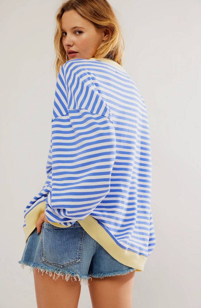 Klassisch gestreifter Damen Pullover, Rundhals, bequemes Oberteil für jeden Anlass im Frühling.
