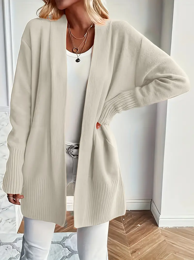 Damen Rundhals Strickpullover in Beige, lockere Passform, ideal für Herbst & Winter.