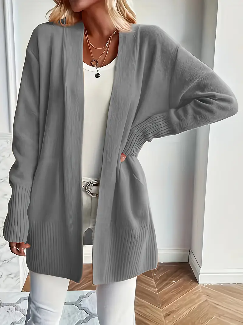 Gemütlicher Damen Langarm Strickpullover mit Rundhals, vielseitig kombinierbar.