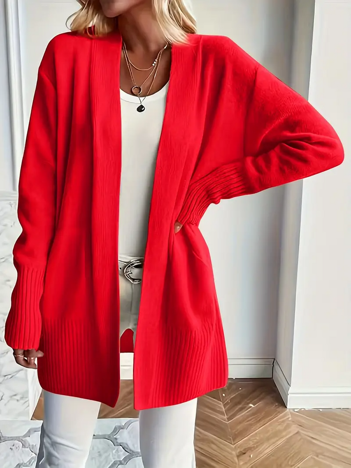 Eleganter Damen Strickpullover, Rundhals, cremefarben, komfortable Wintermode.