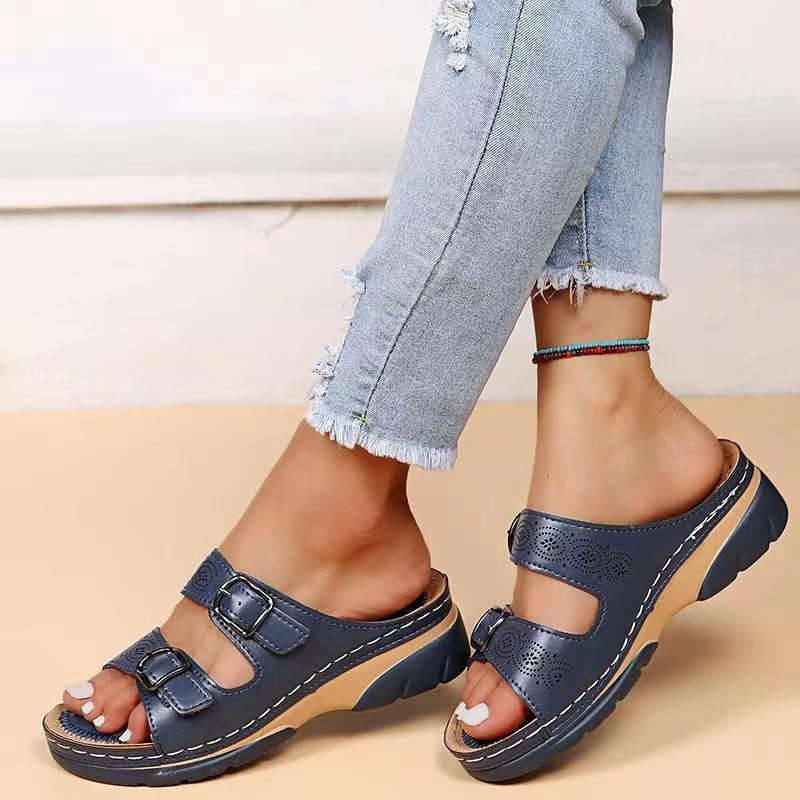 Hochwertige Damenschuhe: Komfort Sandalen mit weichem Fußbett. Die idealen Begleiter für lange Tage und Wohlbefinden.