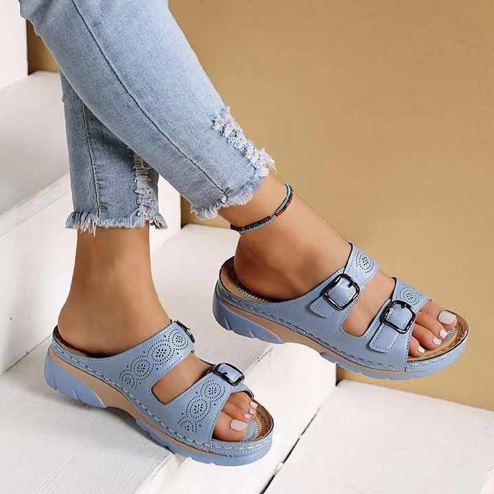 Alltagstaugliche Damen Sandalen mit weichem Fußbett. Bequeme Sommersandalen für Spaziergänge und puren Komfort.
