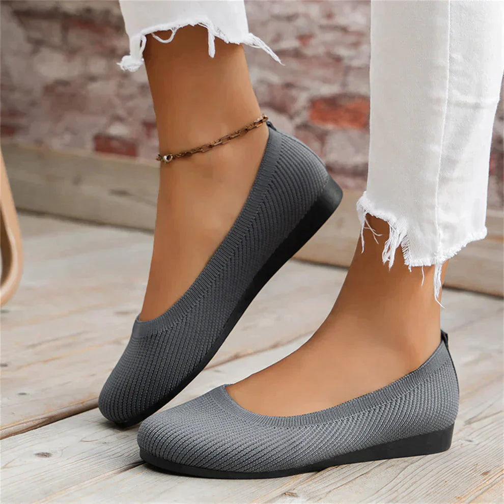 Hochwertige Damen Leichtschuhe mit weichem Material und einfacher Schlupffunktion, perfekt für jeden Tag.