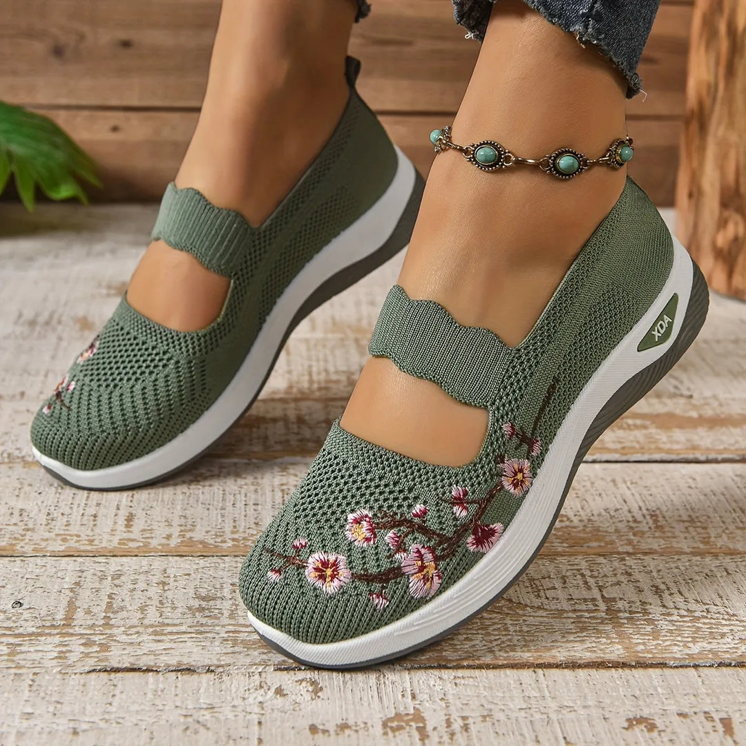 Modische Freizeitschuhe für Damen: Schlupfschuhe mit weicher Sohle für entspannte Tage & Druckentlastung.