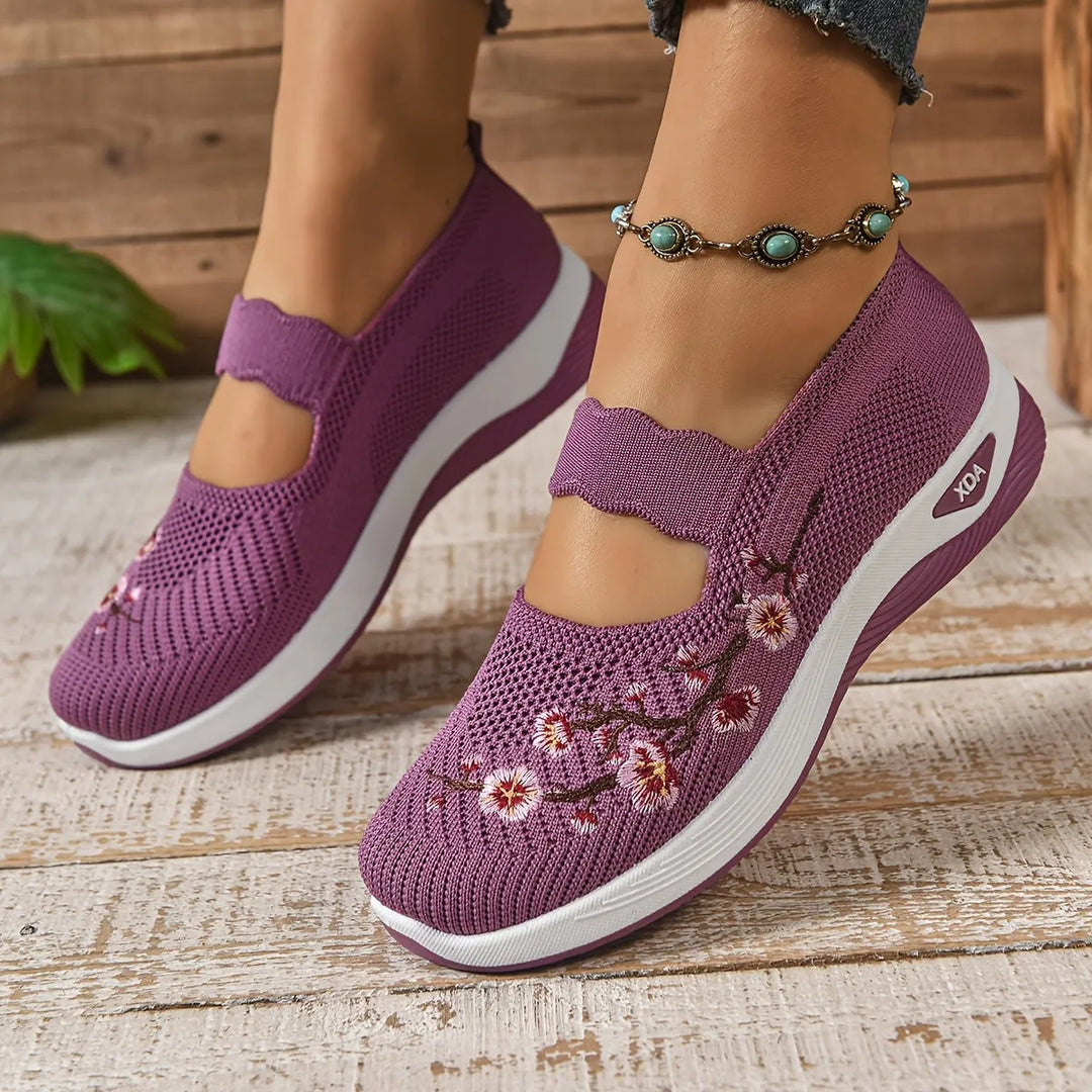 Ergonomische Damen Bequemschuhe: Schlupfschuhe mit speziellem Design für Druckentlastung & Fußgesundheit.