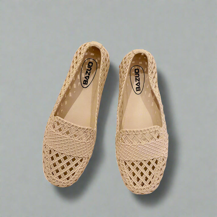 Elegante Damen Frühling Flats zum Reinschlüpfen. Bequeme & modische Alltagsschuhe für stilvolle Frauen.
