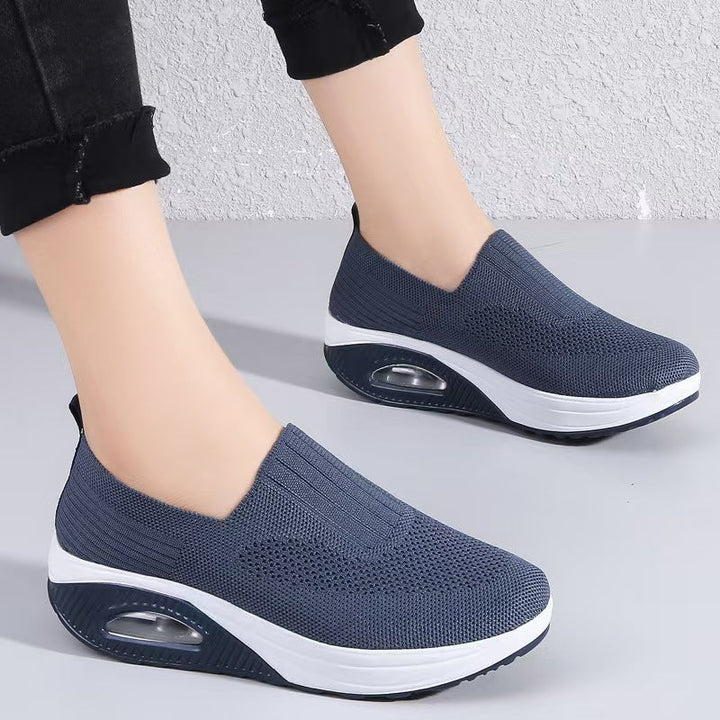 Komfortabler Damen Slip-On Sneaker, orthopädisch, für weite Passform und gesunde Füße, rutschfest.