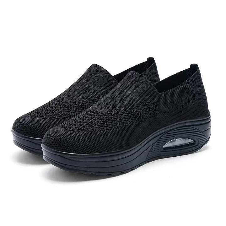 Leichte Damen Slip-On Sneaker, orthopädisch, rutschfest und sehr bequem. Ideal für aktive Tage.