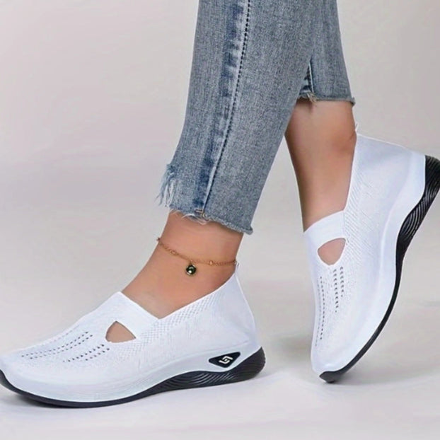 Einfaches Anziehen: Damen Slip-On Sneaker, orthopädisch, weite Passform, für den aktiven Alltag.