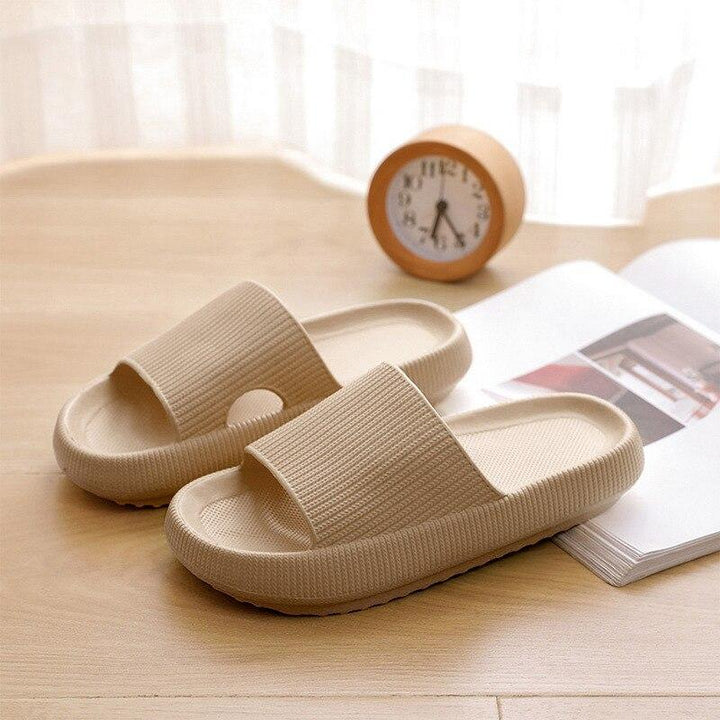 Leichte Damen Sommer-Sandalen mit weicher Sohle. Bequeme Schlupfsandalen für maximalen Tragekomfort.