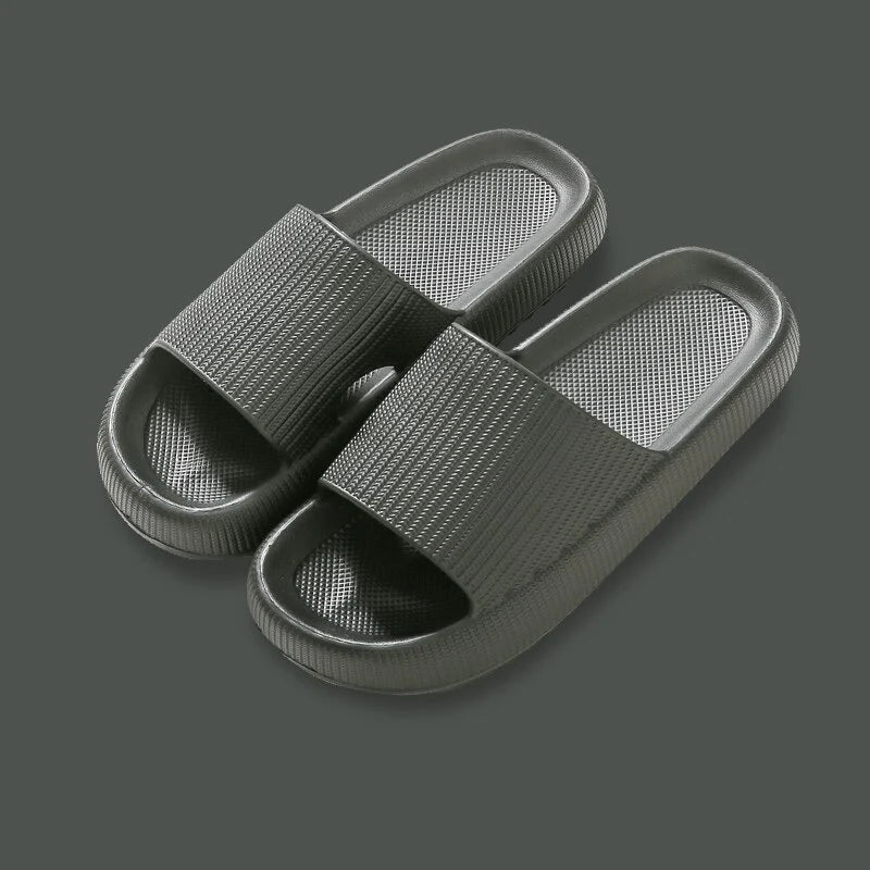 Elegante Damen Schlupfsandalen für den Sommer. Leichte Alltagsschuhe mit weicher Sohle und modernem Design.
