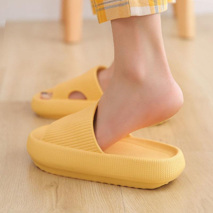 Leichte Damen Sommer-Sandalen. Ideale Alltagsschuhe mit weicher Sohle und bequemem Schlupfdesign.