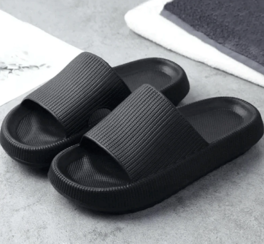 Vielseitige Damen Komfortschuhe. Weiche Sandalen mit stoßdämpfender Sohle und modernem Schlupfdesign.
