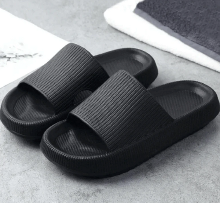 Vielseitige Damen Komfortschuhe. Weiche Sandalen mit stoßdämpfender Sohle und modernem Schlupfdesign.