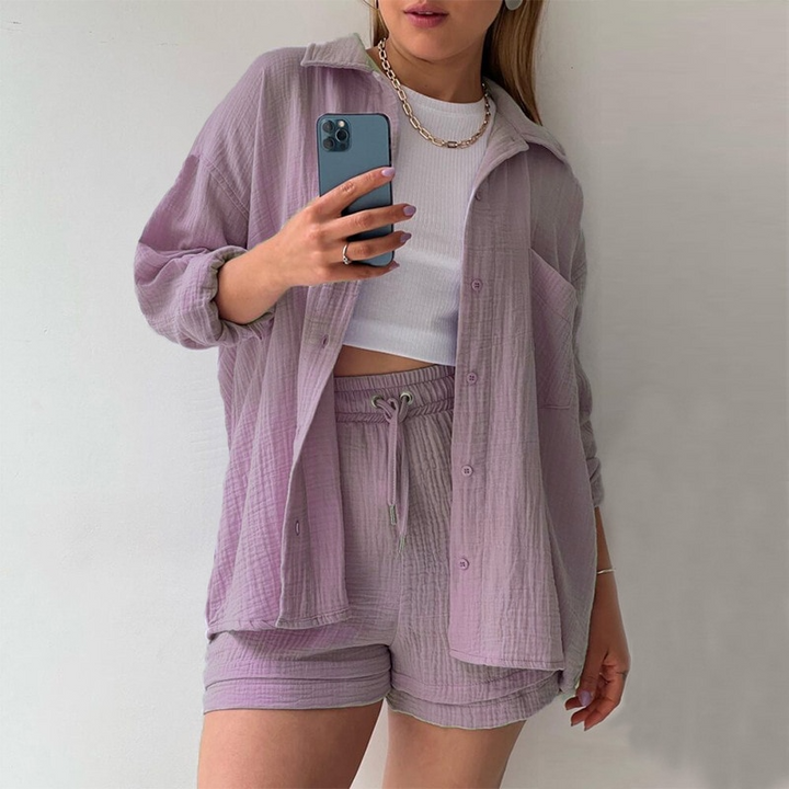 Damen Sommer Set Bluse & Shorts, leicht und luftig für warme Tage, ideal für Freizeit und Urlaub.