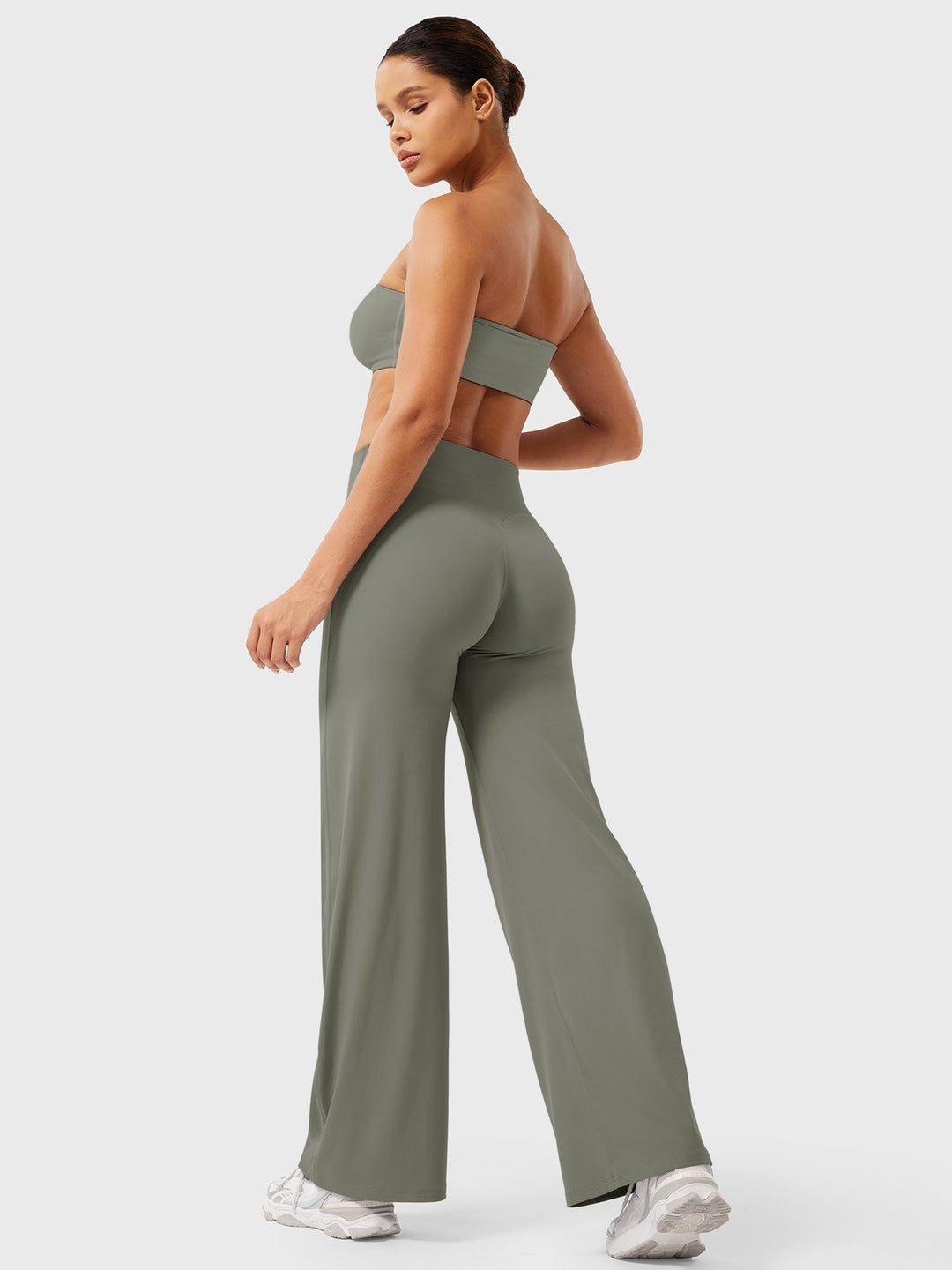 Franziska Damen Sommerhose: Hoher Bund, weites Bein, lässig elegant und sehr bequem.